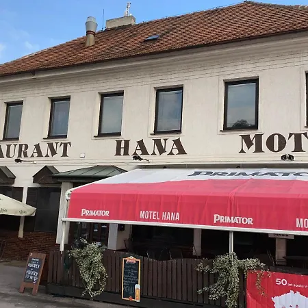 모텔 Restaurant Hana Barbara Gastro Sro Ostretin