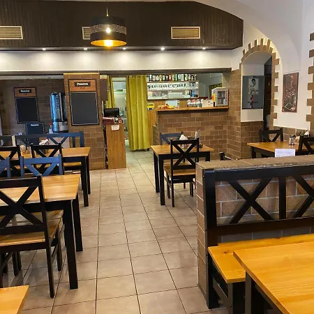 Restaurant Hana Barbara Gastro Sro 모텔 Ostretin