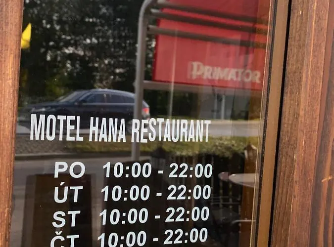 Restaurant Hana Barbara Gastro Sro 모텔 *