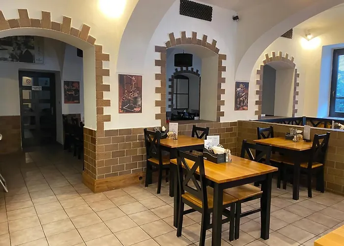 Restaurant Hana Barbara Gastro Sro 모텔 *