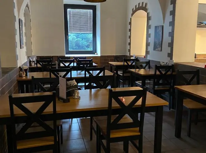 Restaurant Hana Barbara Gastro Sro 모텔